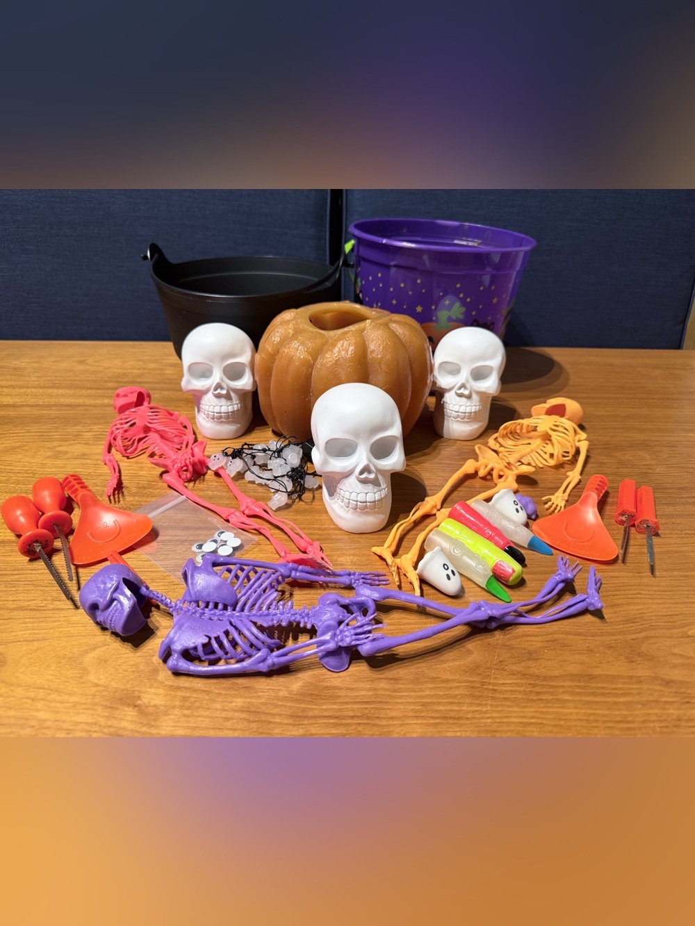 Vintage Stonia Wax Pumpkin & Fingers, Modern Halloween Pieces, Total 20 Pc